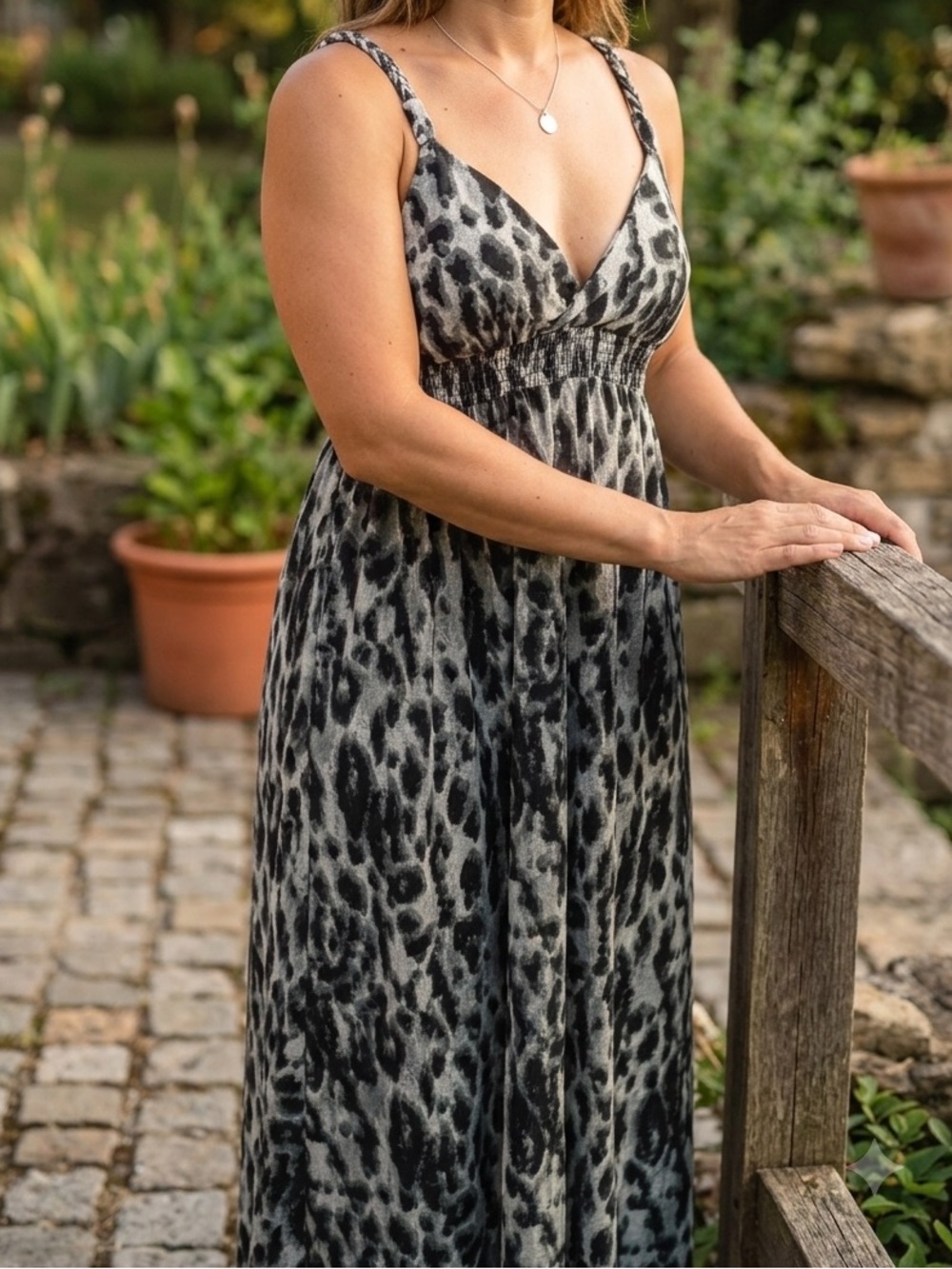 Sleeveless V-Neck Leopard Print Maxi Dress in Black & Gray
